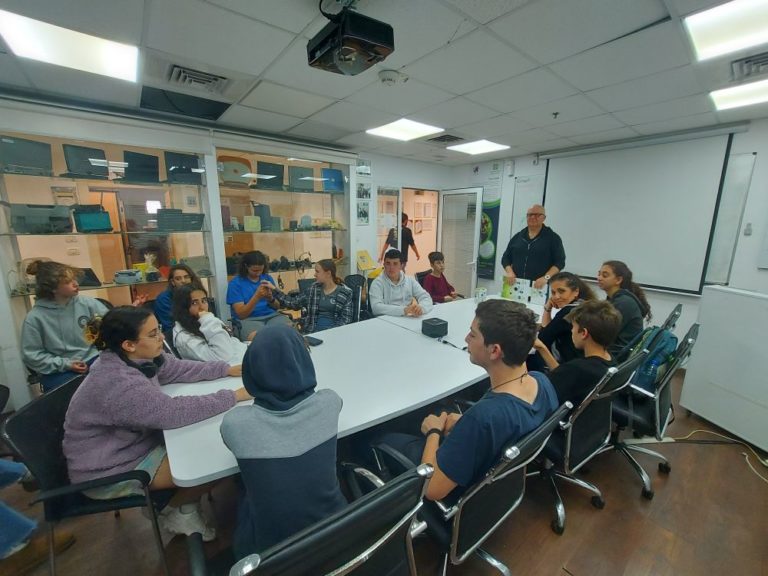 הרצאה במפעל אקולוגיה